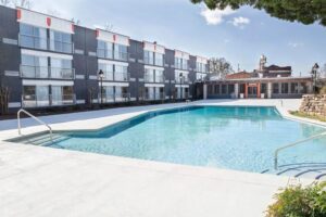 POOL AT PASSENGER FLATS