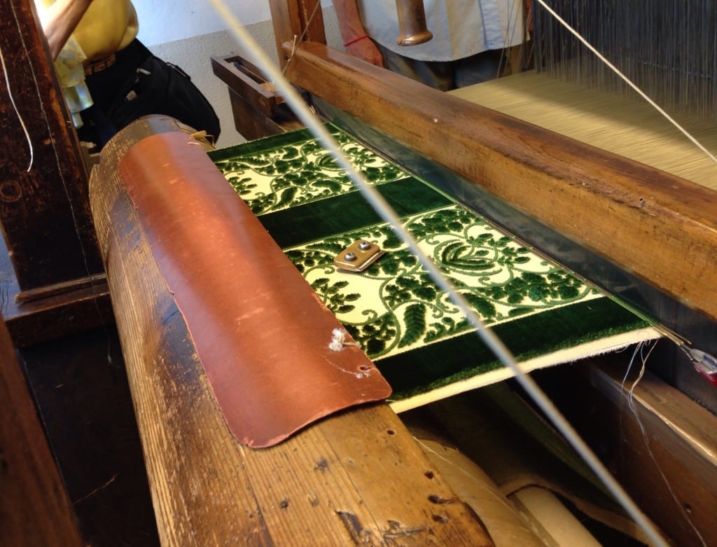 velvet-on-loom-1024x781